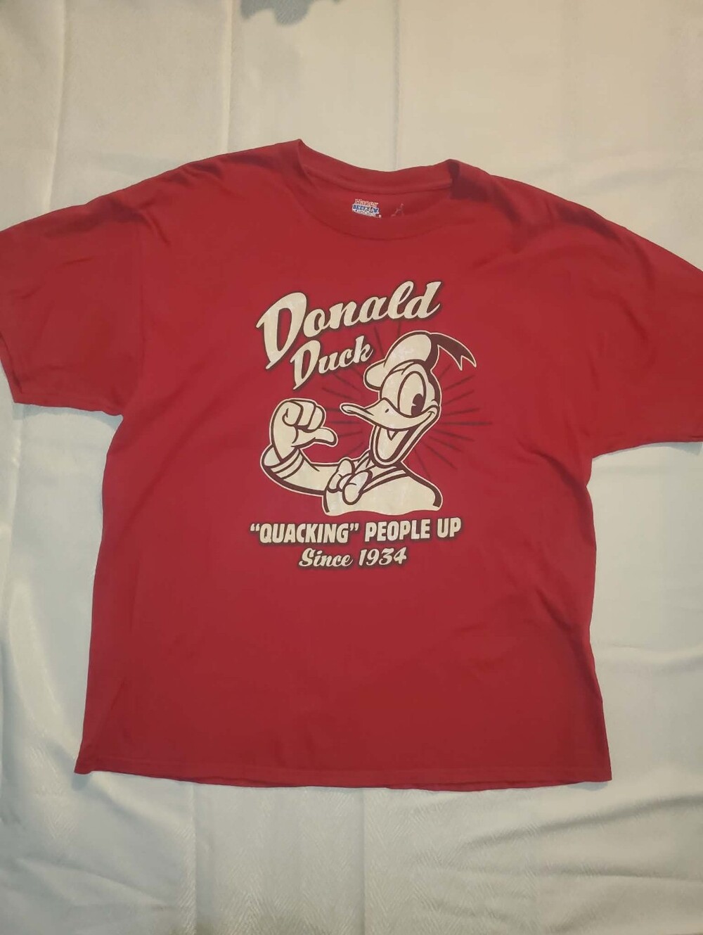 Disney Donald Duck Quacking People Up Vintage Style Hanes Beefy-T Red Graphic Sh